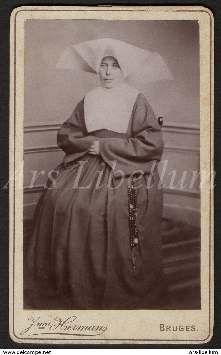 Photo-carte De Visite / CDV / Nun / Kloosterzuster / Photographer / Jeanne Hermans / Brugge / 2 Scans - Anciennes (Av. 1900)