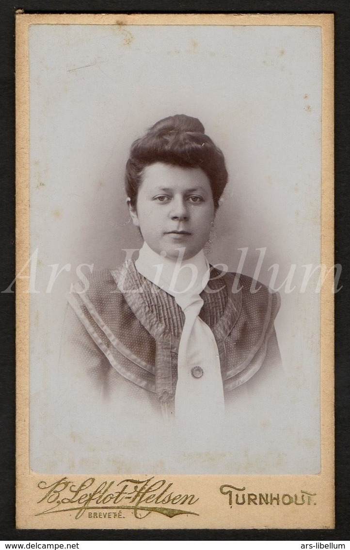 Photo-carte De Visite / CDV / Femme / Woman / Photographer / B. Leflot Helsen / Turnhout - Anciennes (Av. 1900)