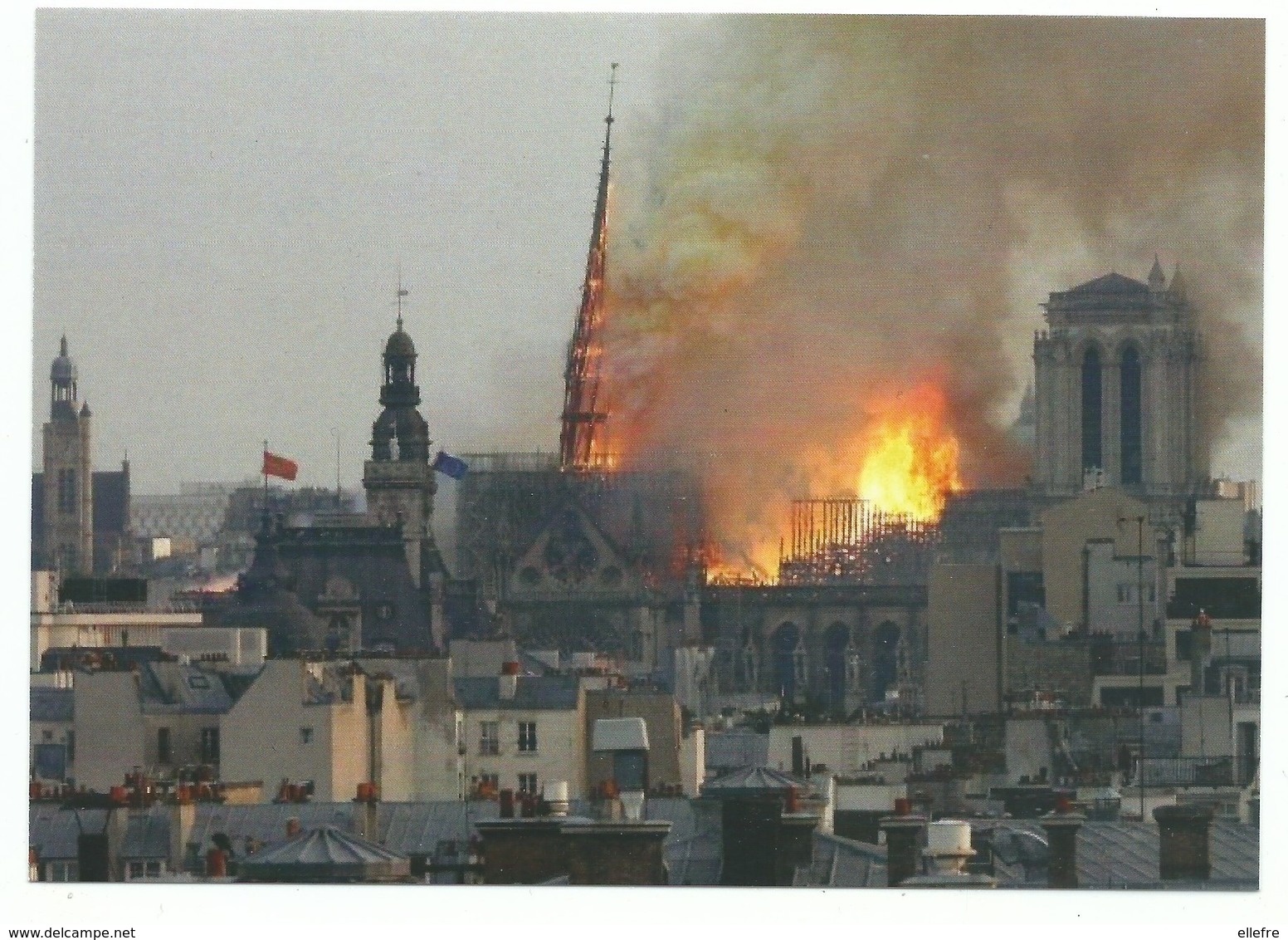 CPM 75 Paris Incendie De La Cathédrale Notre Dame De Paris Le 15/04/2019 - Notre Dame De Paris