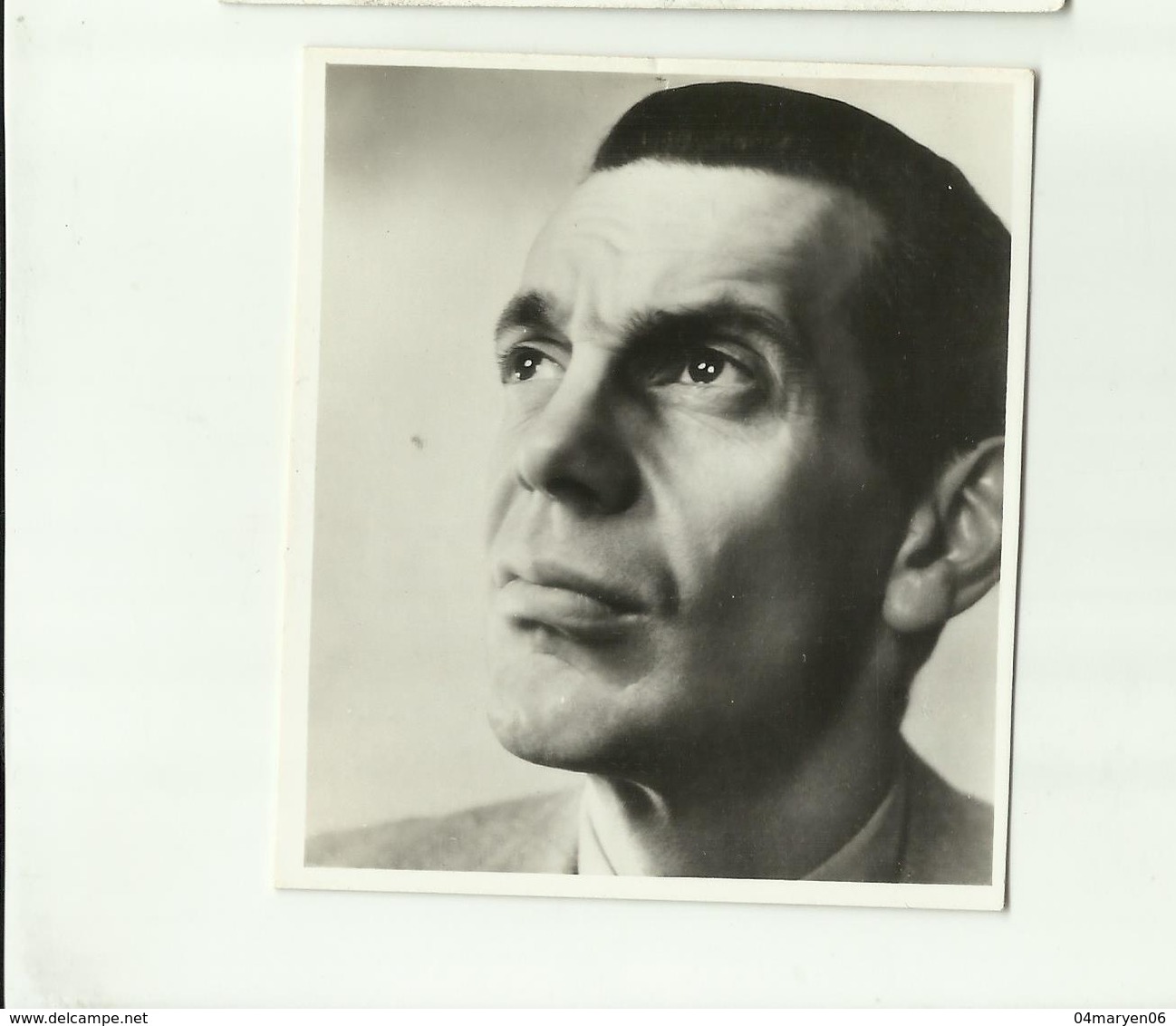 *1 X RAYMOND   MASSEY - Photographs