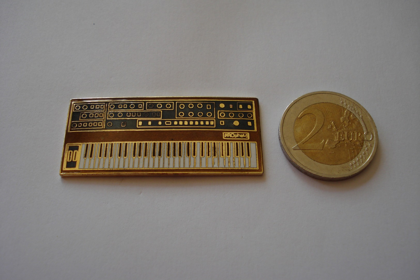 20190711-3098 PIN’S CLAVIER D’ORGUE ELECTRIQUE - MUSIQUE (2 ATTACHES) - Musique