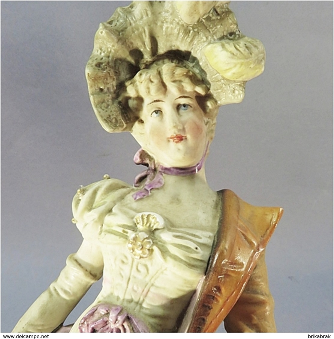 * STATUE FEMME ELEGANTE EN BISCUIT POLYCHROME + Porcelaine Sculpture - Autres & Non Classés