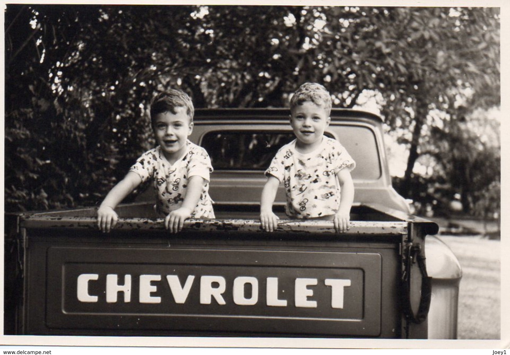 Photo Enfants Avec Chevrolet ,Douala Octobre 1963 - Anonyme Personen