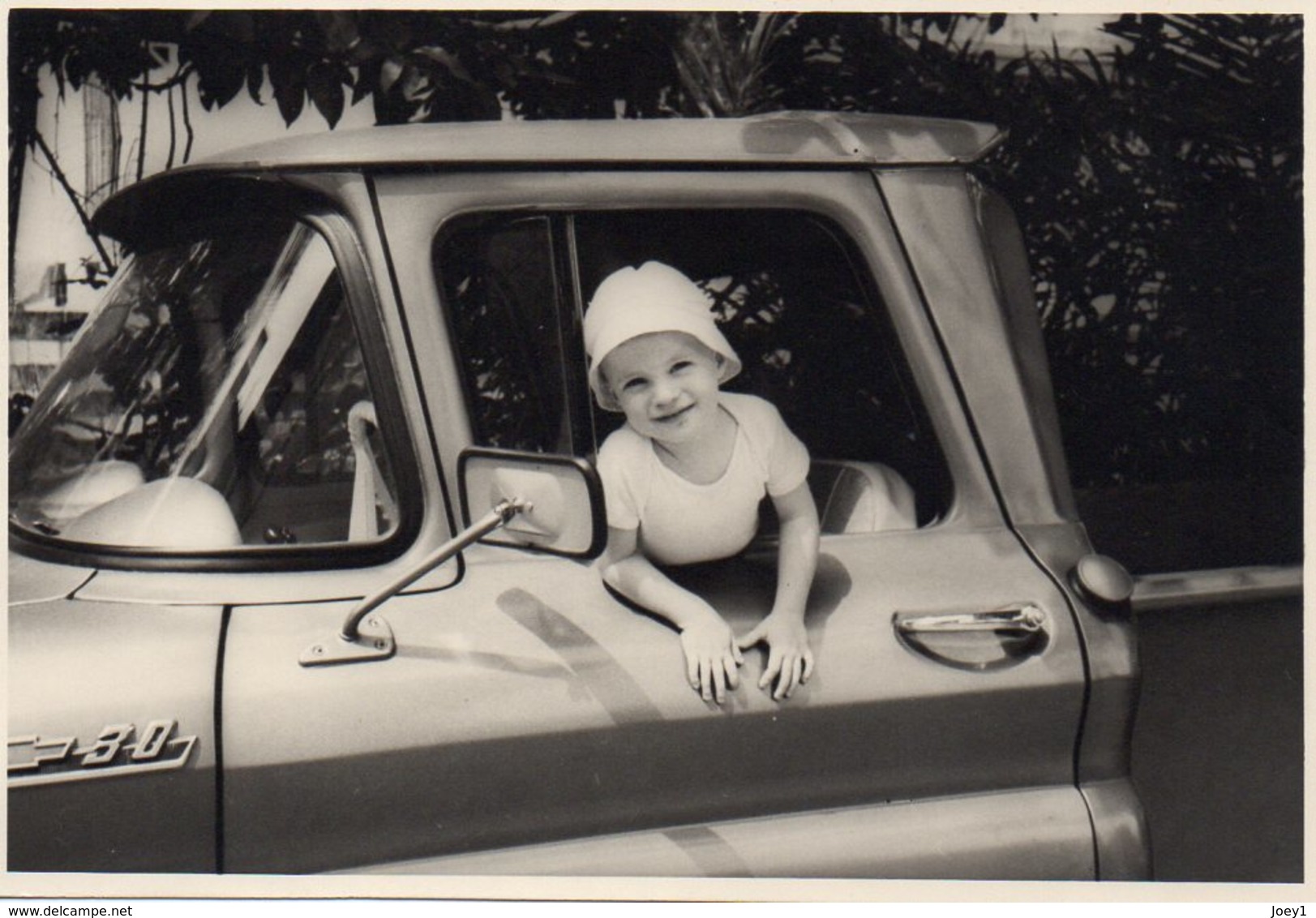 Photo Enfants Avec Chevrolet ,Douala Octobre 1963 - Anonyme Personen