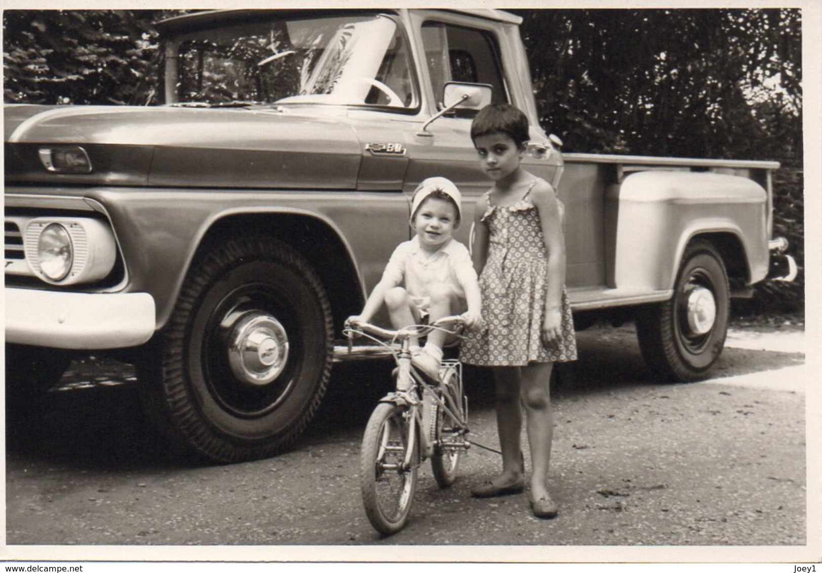 Photo Enfants Avec Chevrolet ,Douala Octobre 1963 - Anonyme Personen