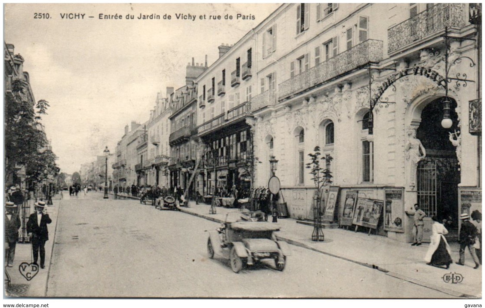 03 VICHY - Entrée Du Jardin De Vichy Et Rue De Paris - Vichy