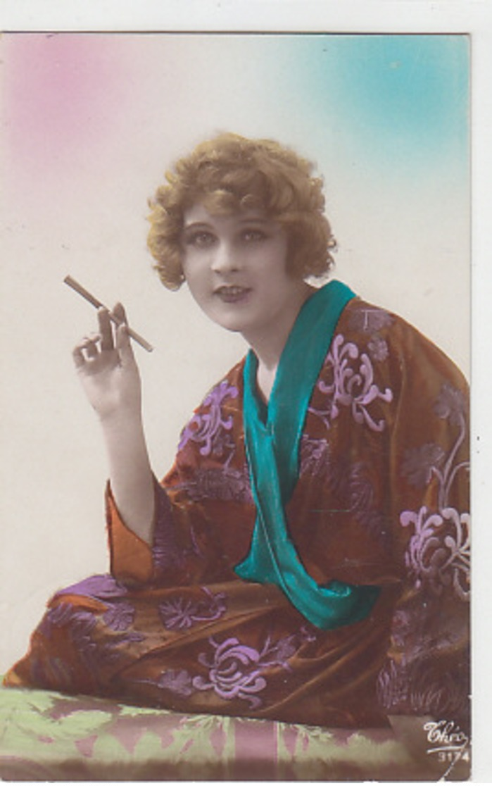 Frau Beim Rauchen  - Handcol. - 1924         (P-179-70915) - Femmes
