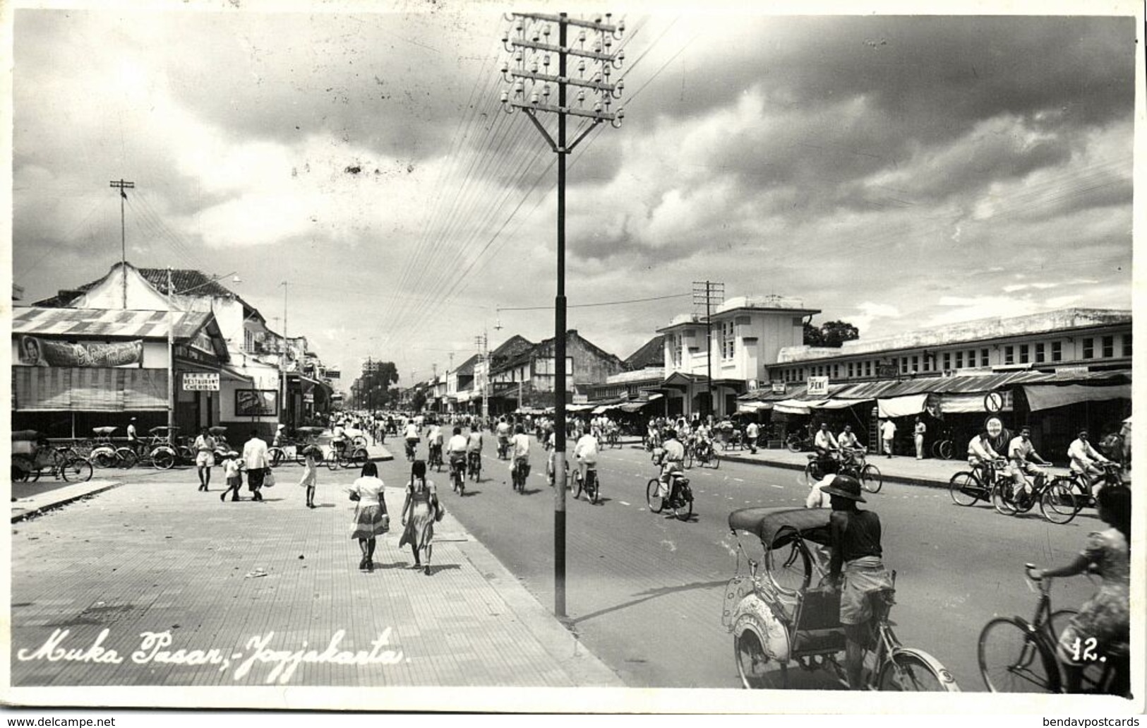 Indonesia, JAVA YOGYAKARTA DJOKJA, Muka Pasar, Bike Rickshaw 1950s RPPC Postcard - Indonesië