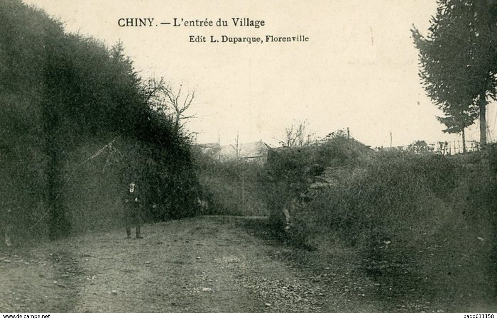 CHINY - L'entrée Du Village - Chiny