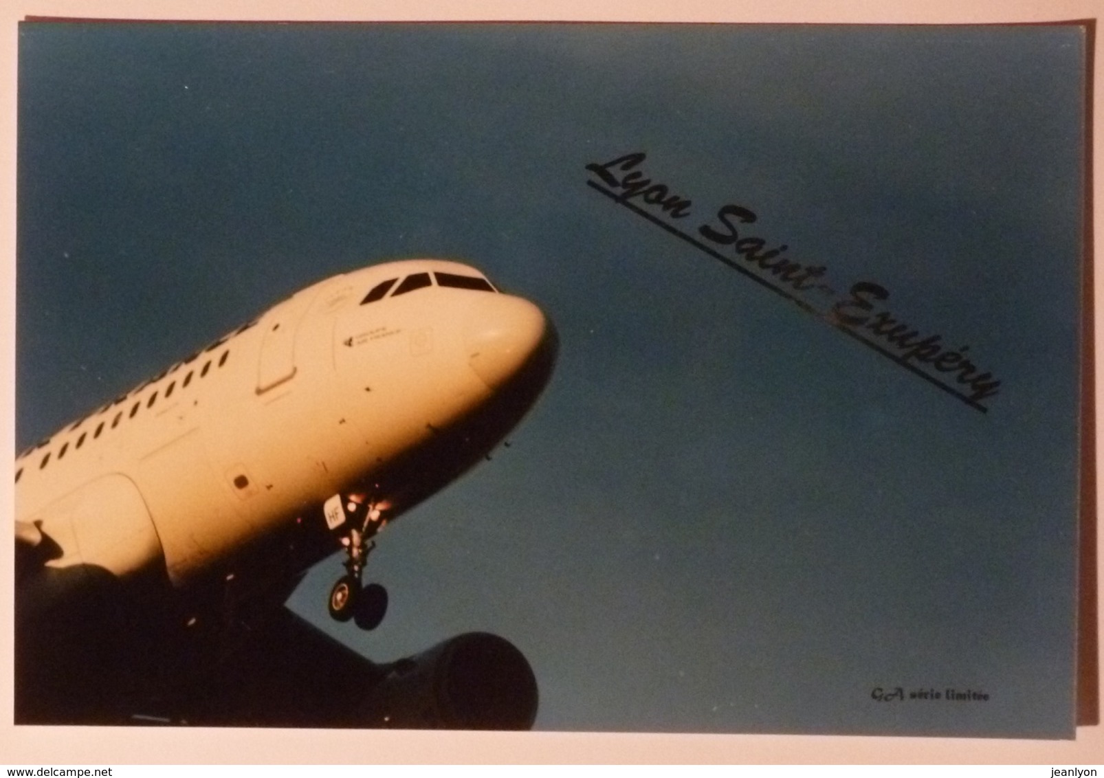 AEROPORT LYON SAINT EXUPERY - Avion AIR FRANCE En Vol , Nez De L'avion - 1946-....: Ere Moderne