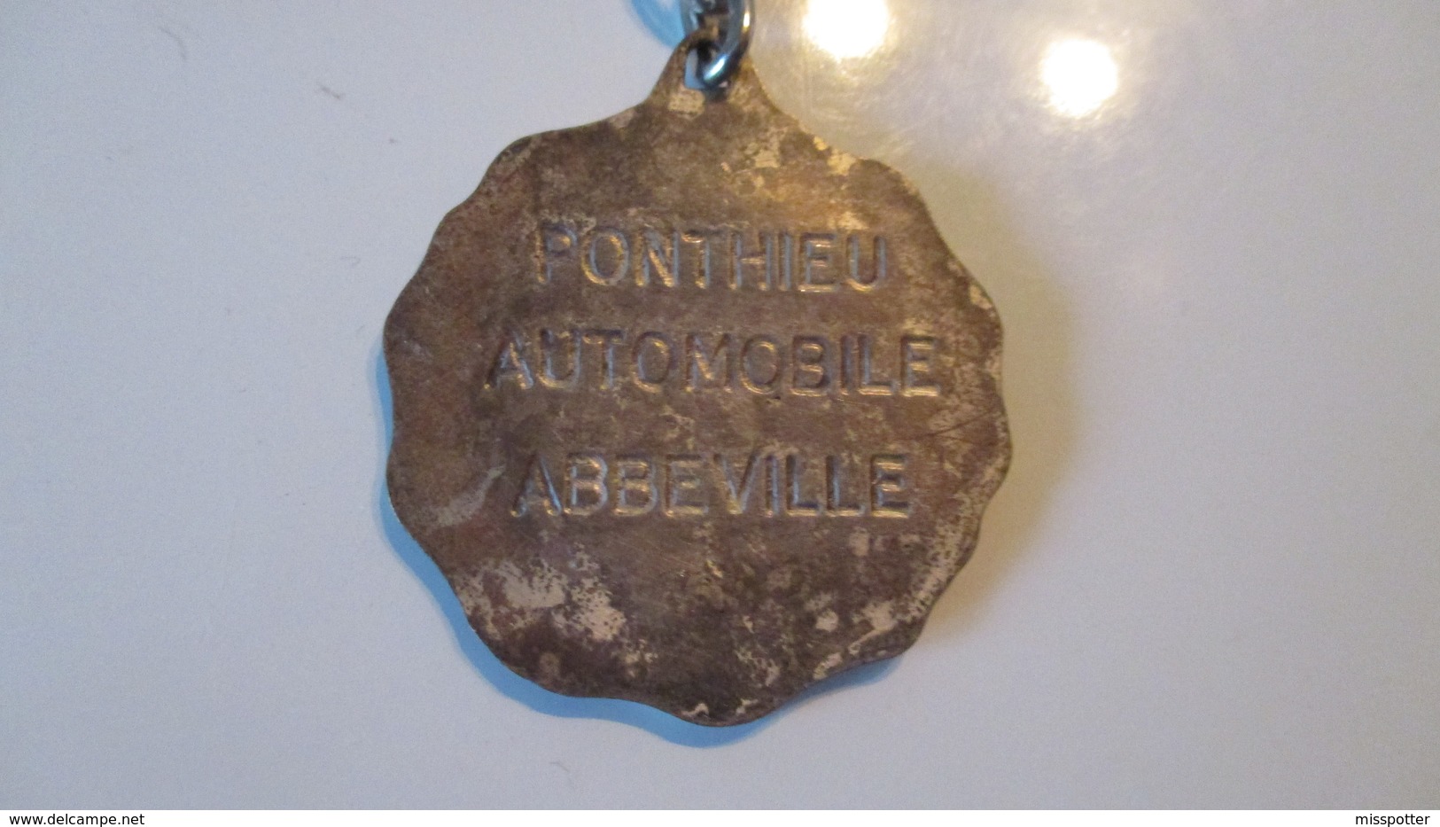 Porte Clé Ancien Ponthieu Automobile Abbeville Batterie Fulmen - Schlüsselanhänger