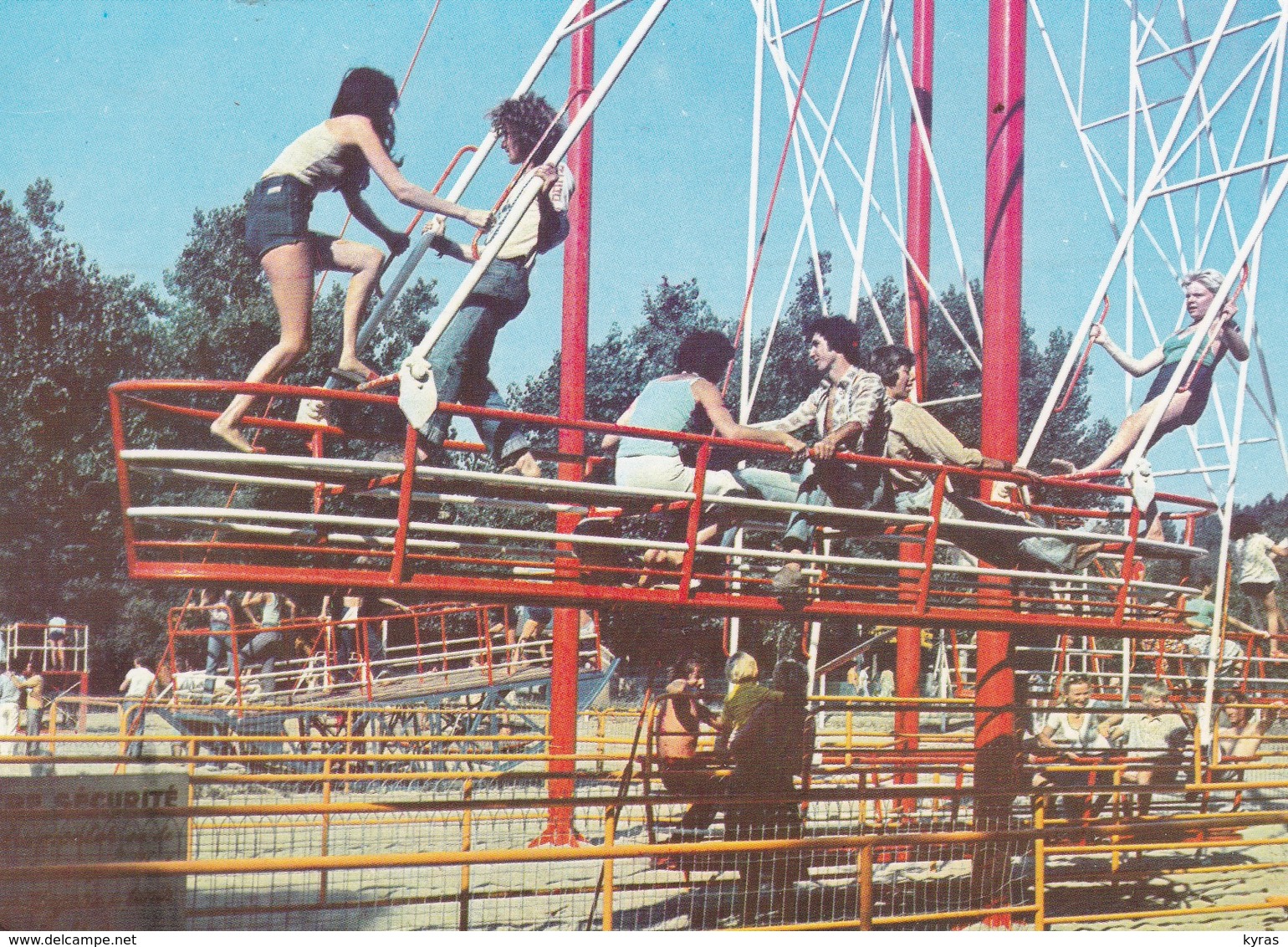 CPM 10x15 . JEUX . Les Grandes Balançoires Parc D'Attraction De BAGATELLE (62) - Sonstige & Ohne Zuordnung