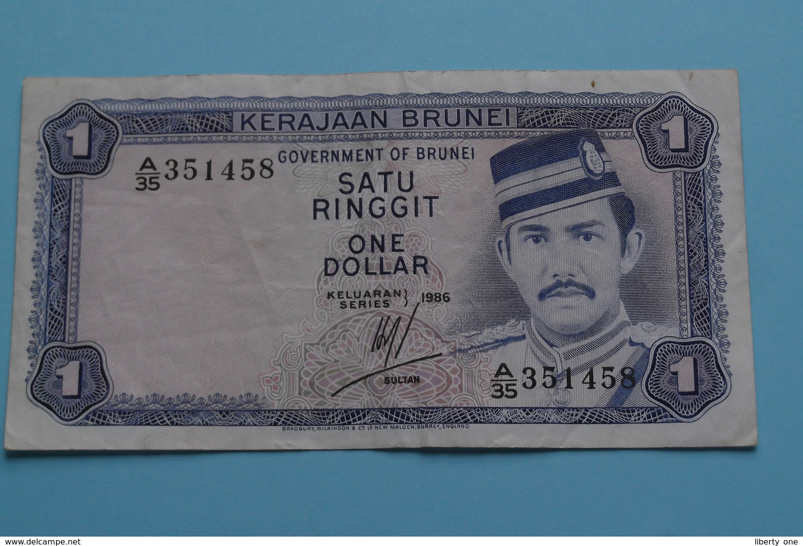 Satu Ringgit - One Dollar / Keluaran Series 1986 ( A-35 351458 ) KERAJAAN BRUNEI ( See/voir/zie Photo ) ! - Brunei