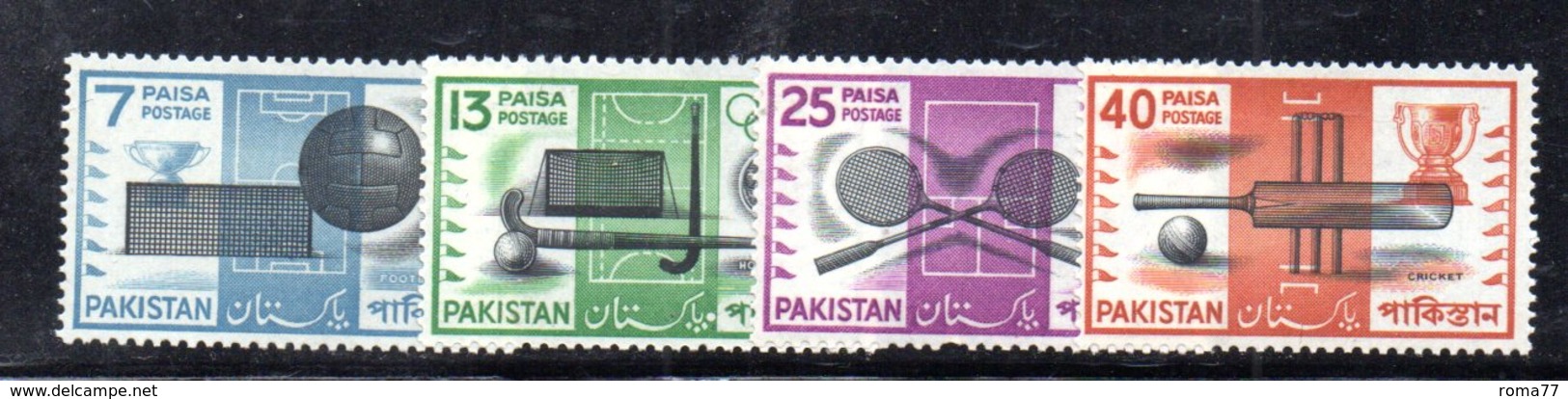 APR1761 - PAKISTAN 1962 , Serie Yvert N. 162/165   ***  MNH  (2380A)  Cricket - Squash - Hockey - Football - Pakistan