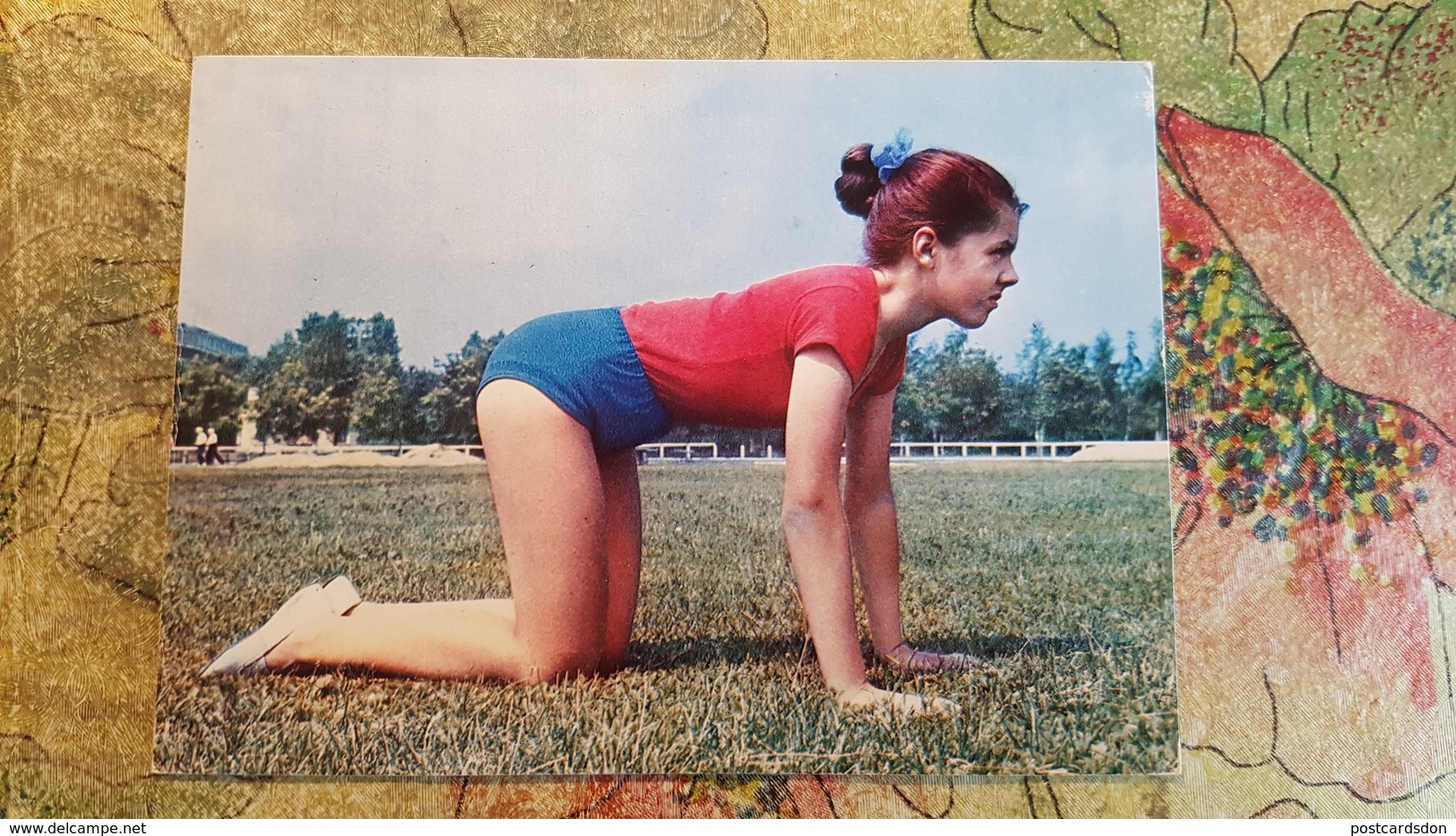 LITTLE GIRL -  School In Soviet Union  - OLD USSR Postcard -1973 - FILLE - FILLETTE - Gruppi Di Bambini & Famiglie