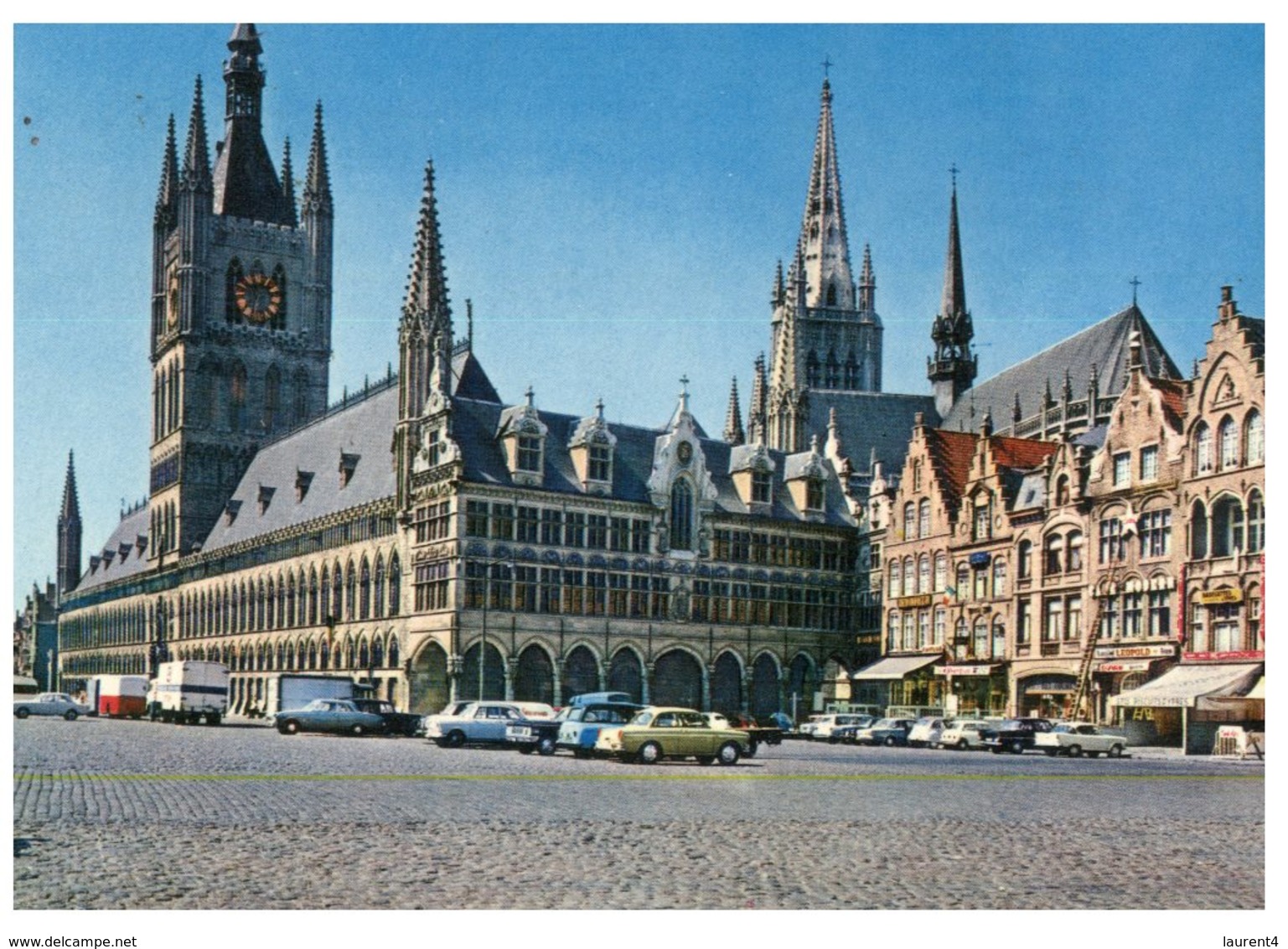 (ED 75) Belgium - Ypres - Les Halles - Piazze Di Mercato