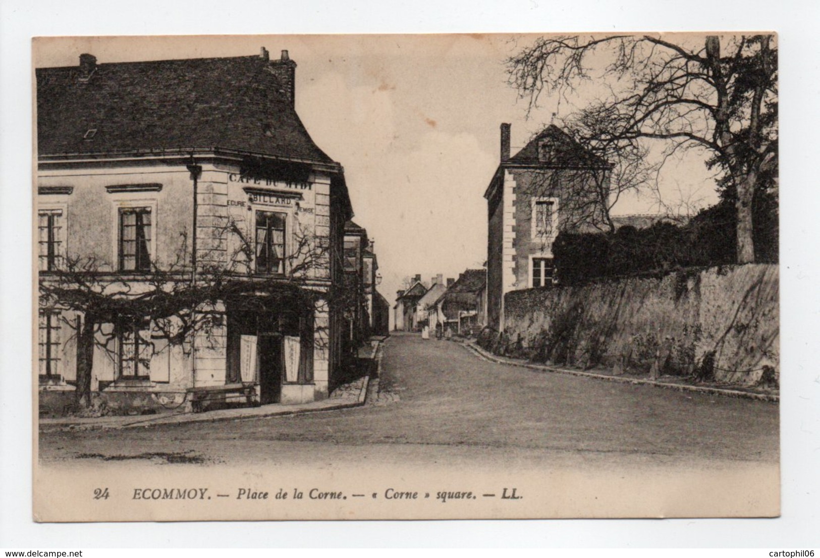 - CPA ECOMMOY (72) - Place De La Corne (CAFÉ DU MIDI) - Editions Lévy N° 24 - - Ecommoy