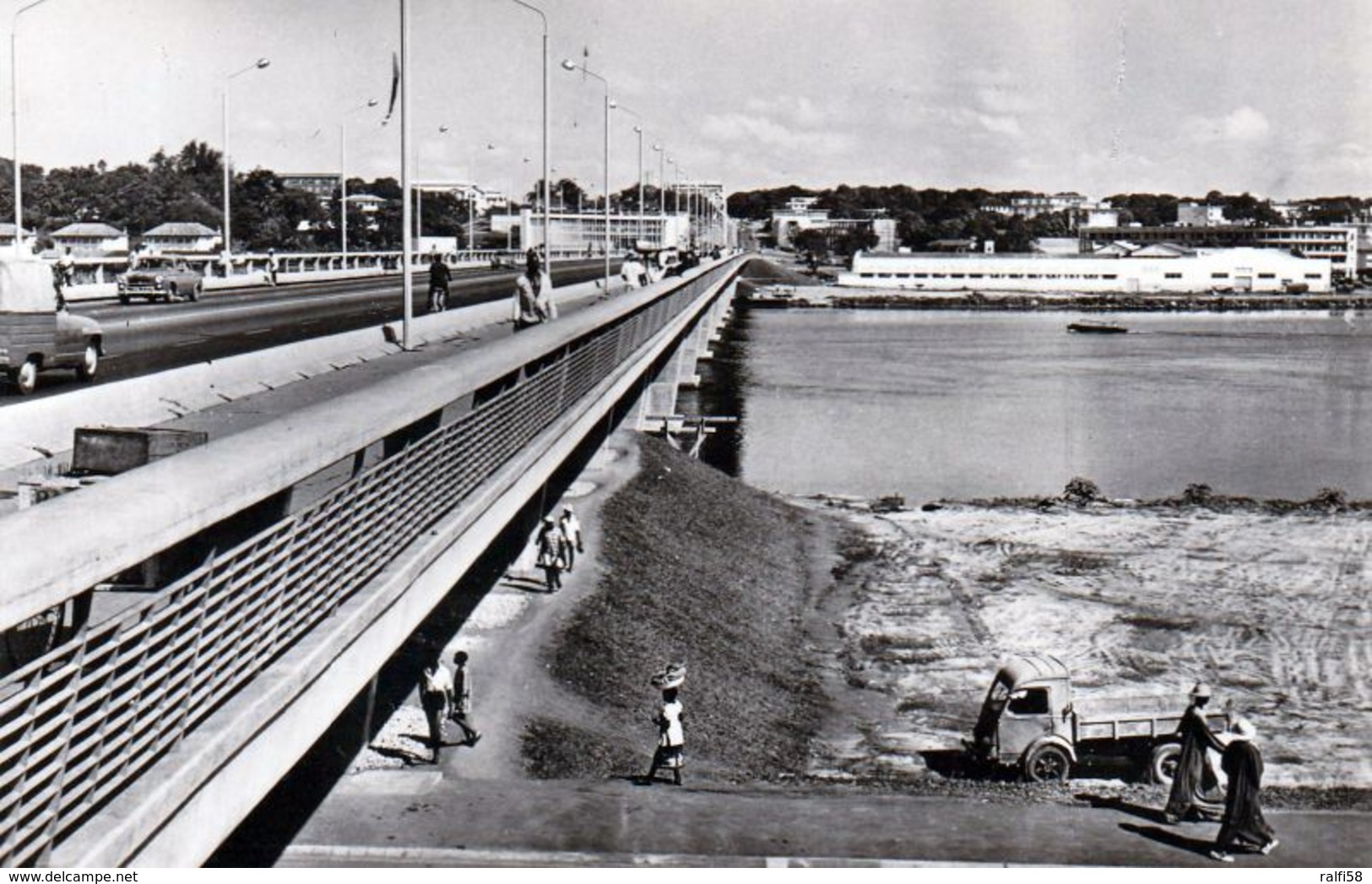 1 AK Elfenbeinküste Côte D'Ivoire * Abidjan - Le Nouveau Pont * HOA-QUI Card * Ca. 50iger Jahre * - Ivory Coast