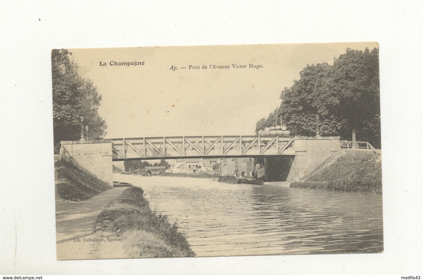 51/ CPA - Ay - Pont De L'Avenue Victor Hugo - Ay En Champagne