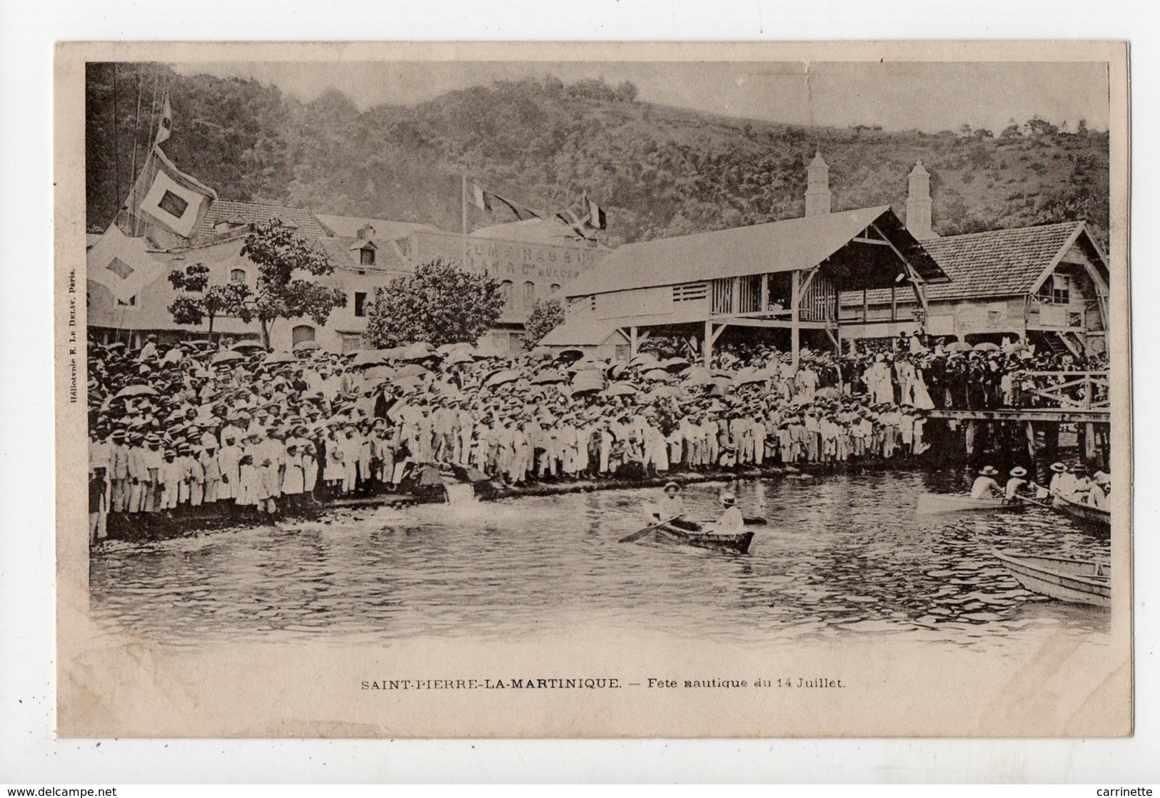 MARTINIQUE - SAINT PIERRE - Lot de 9 cartes anciennes 1900..Chambre de Commerce, Marché, Phare, Fête de 14 Juillet...