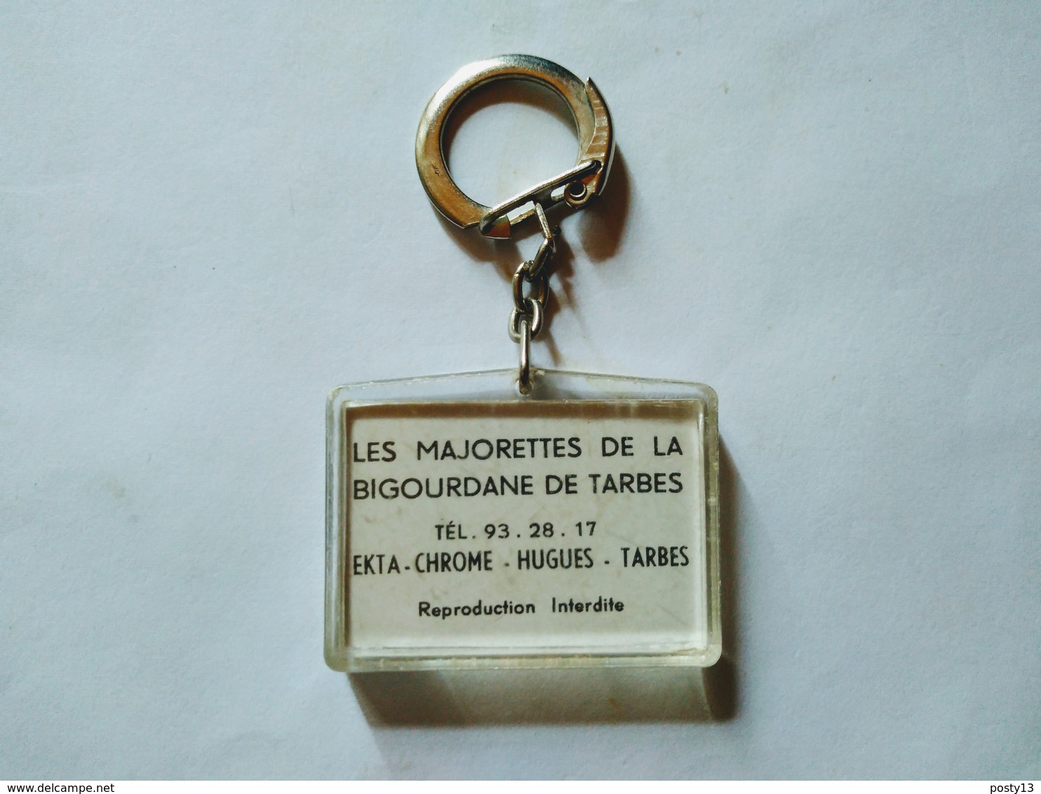 Tarbes (65) - RARE Porte - Clef " Les Majorettes De La Bigourdane De Tarbes " - BE - Porte-clefs