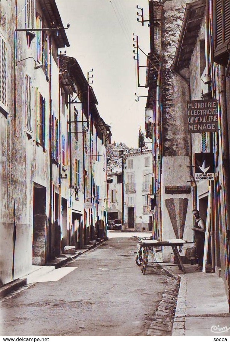 LA ROQUEBRUSSANNE - Rue St-Antoine - Animée - La Roquebrussanne