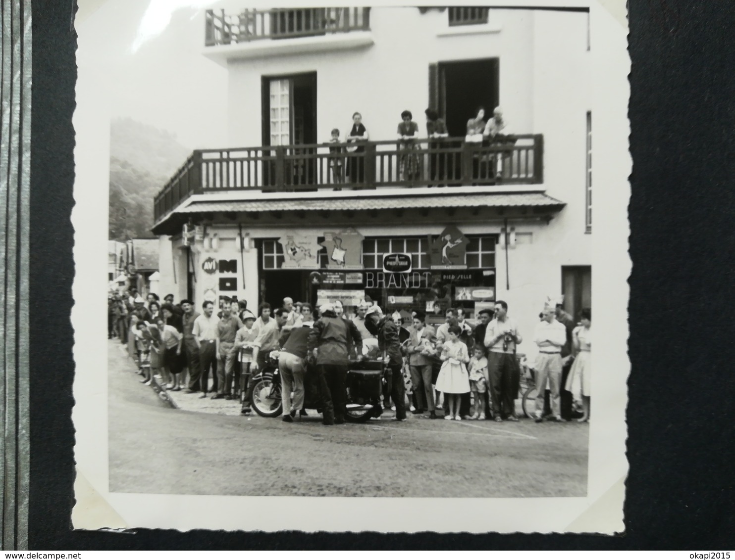 PHARMACIE "LEMETTRE" À ARGELÈS - GAZOST PYRÉNÉES FRANCE PASSAGE DU TOUR DE FRANCE PARC D UN HÔTEL EN 1961 14 PHOTOS - Argeles Gazost