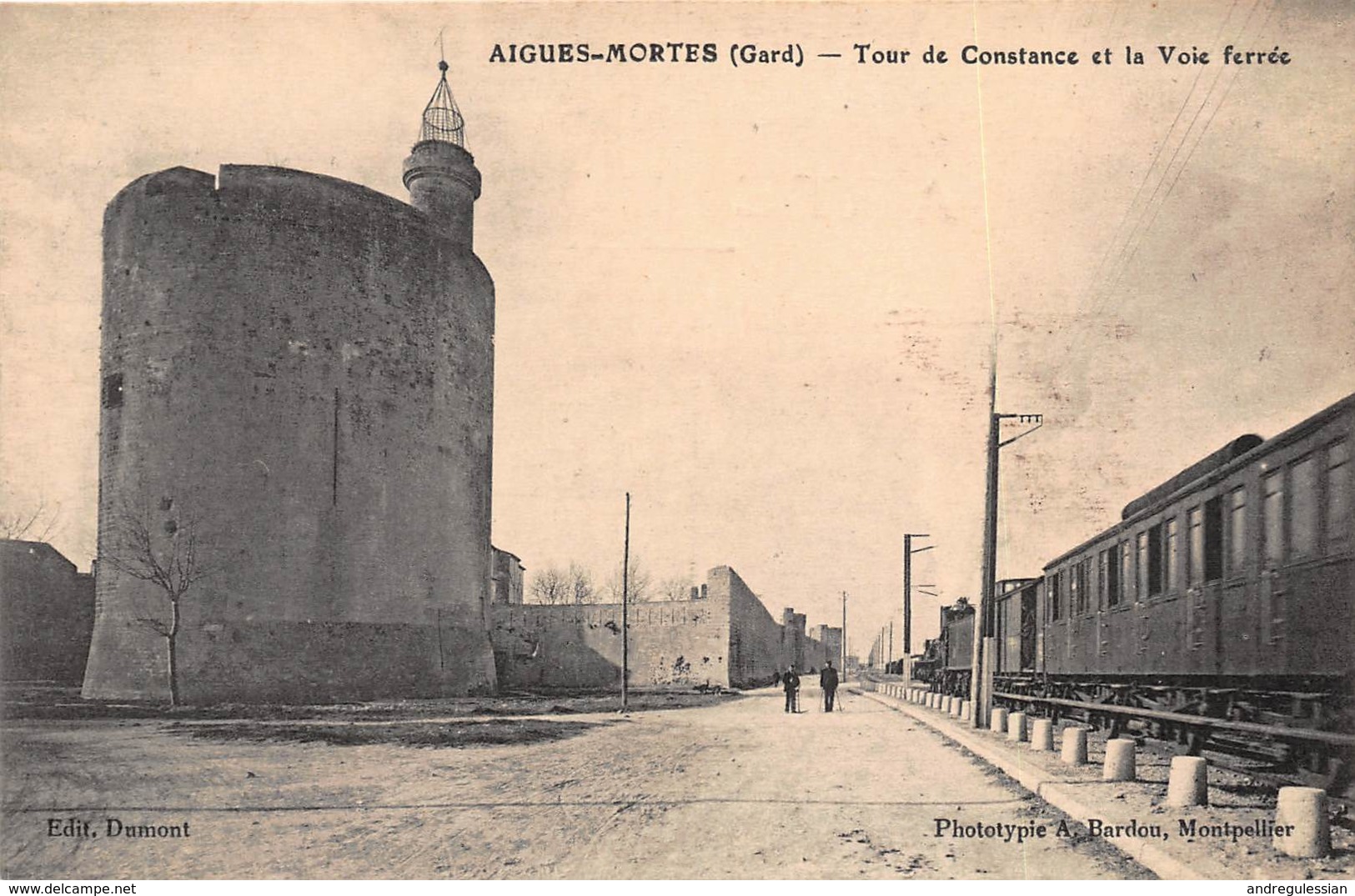 CPA AIGUES-MORTES ( Gard ) - Tour De Constance Et La Voie Ferrée - Aigues-Mortes