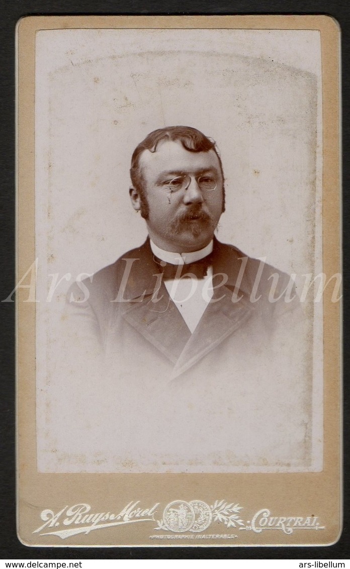 Photo-carte De Visite / CDV / Homme / Man / Photographer / A. Ruys Morel / Courtrai / Kortrijk / 2 Scans - Anciennes (Av. 1900)