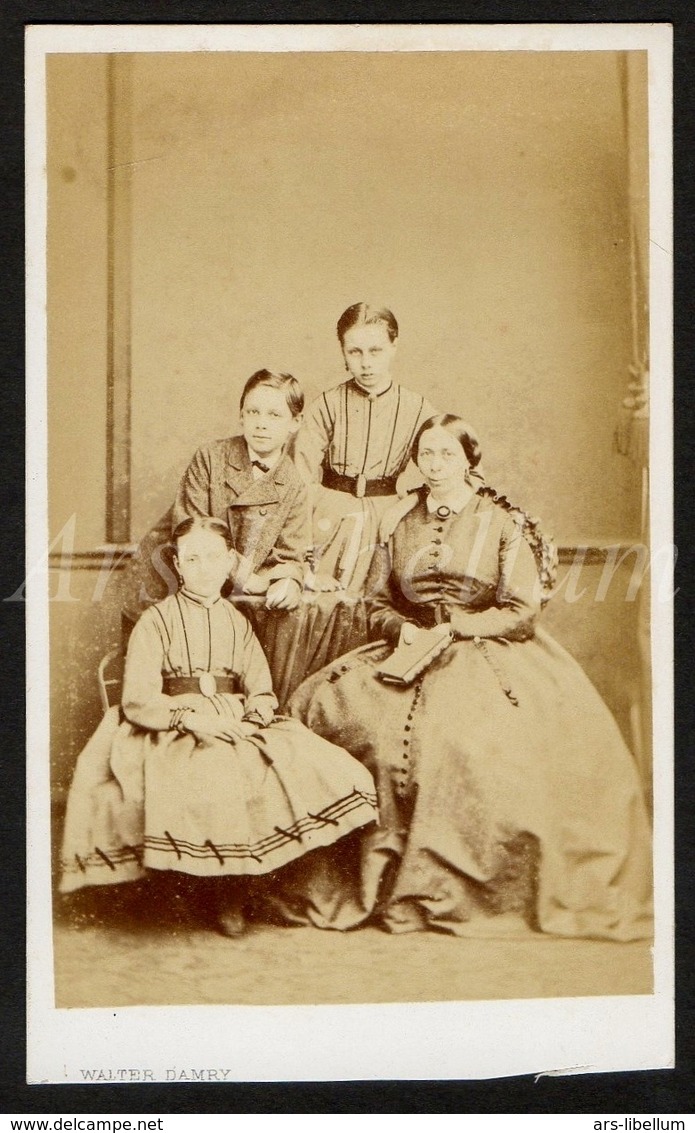 Photo-carte De Visite / CDV / Family / Famille / Photographer / Walter Damry / Liège / 2 Scans - Old (before 1900)