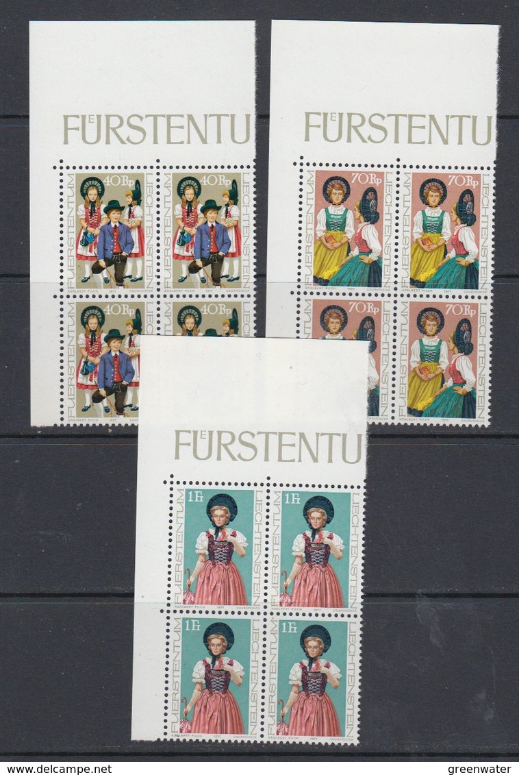 Liechtenstein 1977 Liechtensteiner Trachten 3v Bl Of 4 (corner) ** Mnh (43509) - Ongebruikt