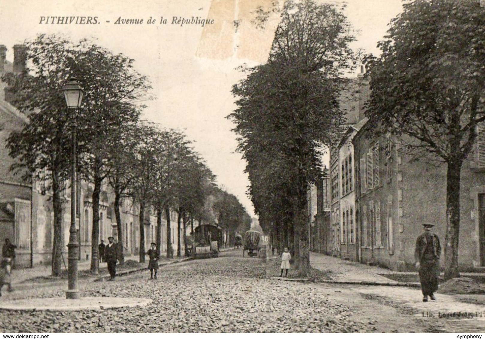 45. CPA. PITHIVIERS.  Avenue De La République. Réparation De Chaussée De La Rue, Rouleau Compresseur,  1918. - Pithiviers