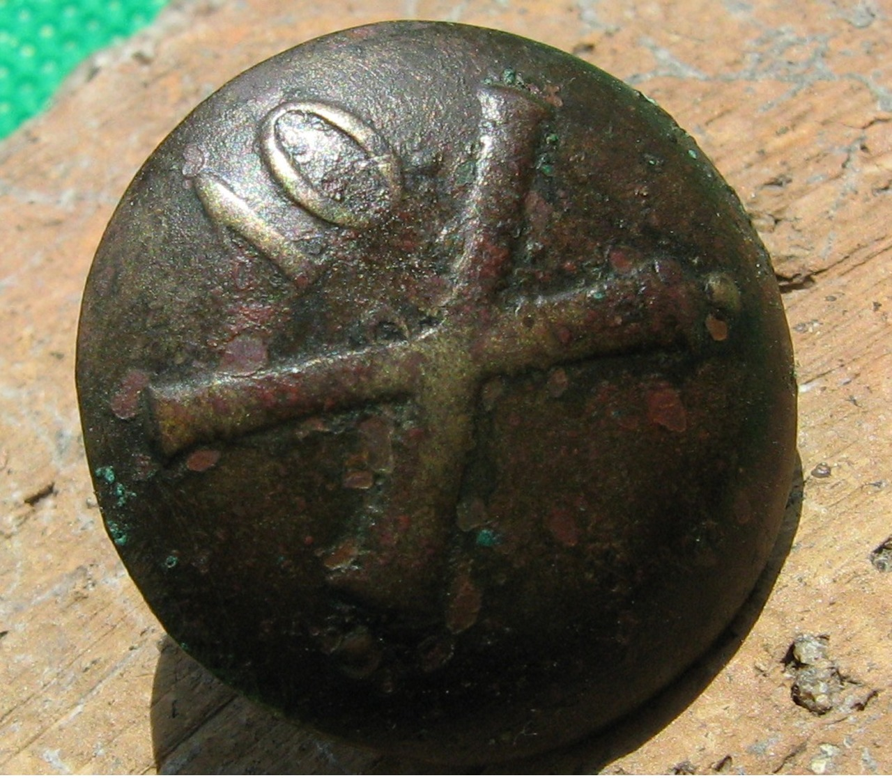 Ancient Bronze Button Russian Empire 10th Artillery Regiment - Botones