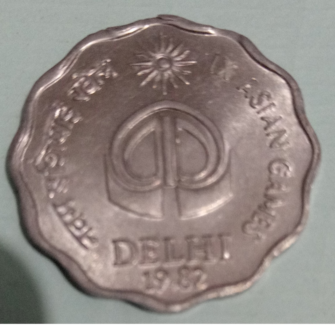 India Inde Indien..1982 ..10 Naye  Paisa EF. - India