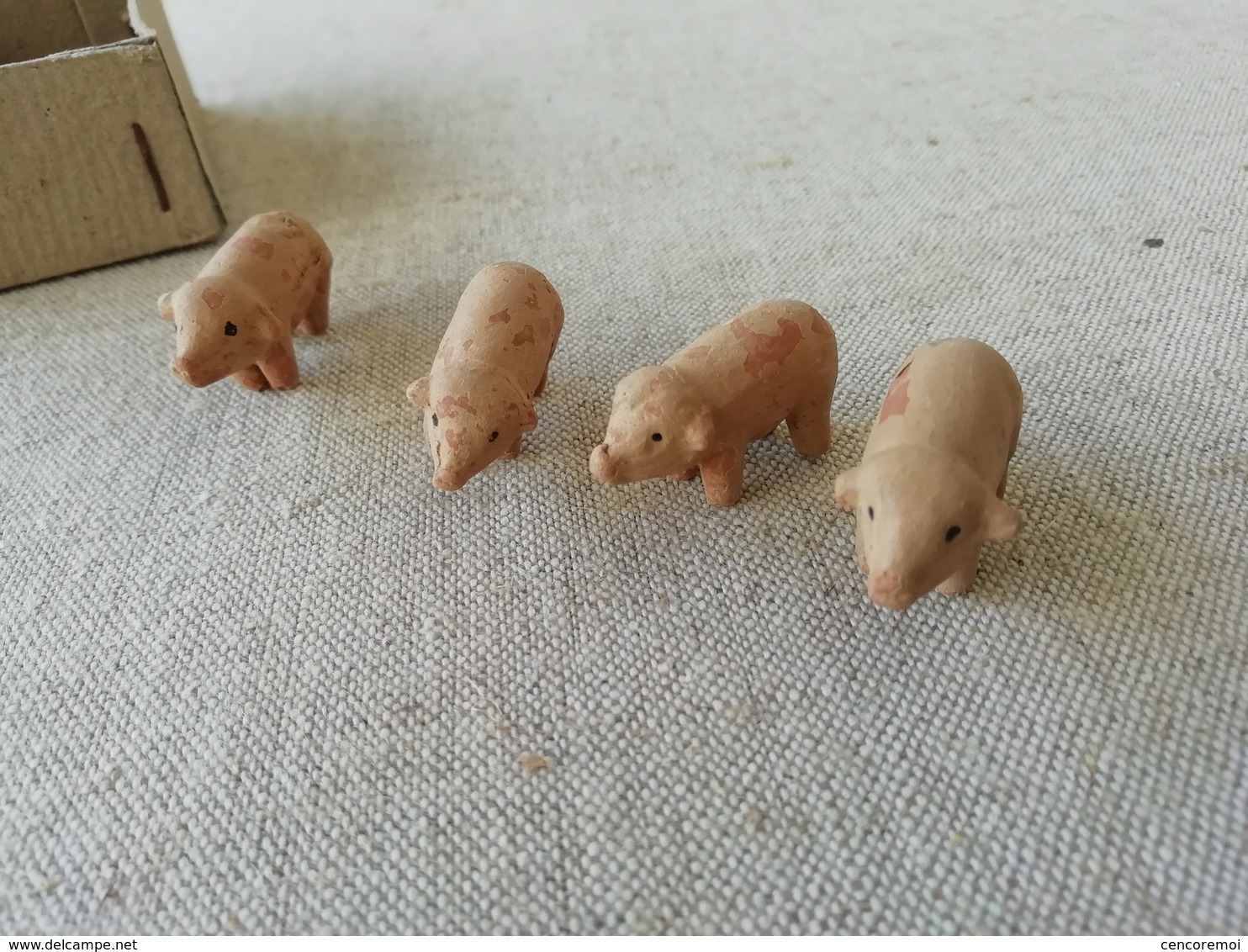 Lot De Petits Animaux Anciens En Terre Cuite, Cochons, Miniatures, Jouets De La Ferme - Art Populaire