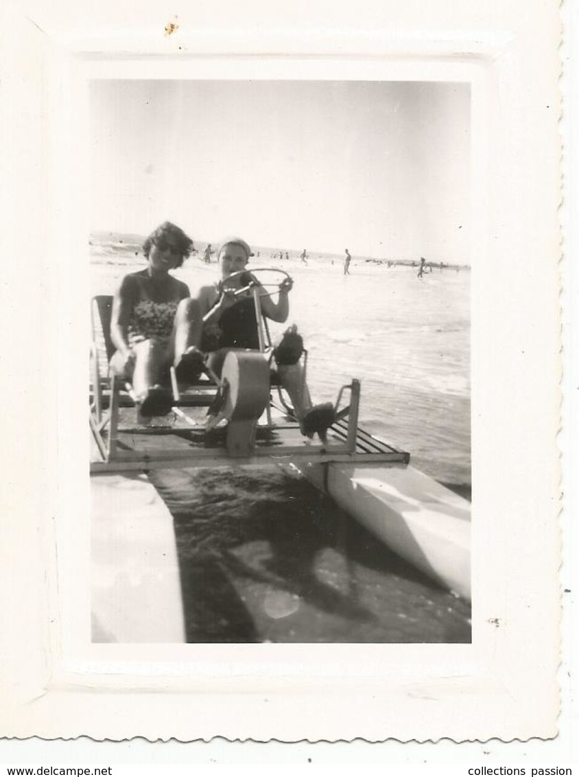 Photographie , Bateau , Pédalo ,  110 X 80 Mm - Boats