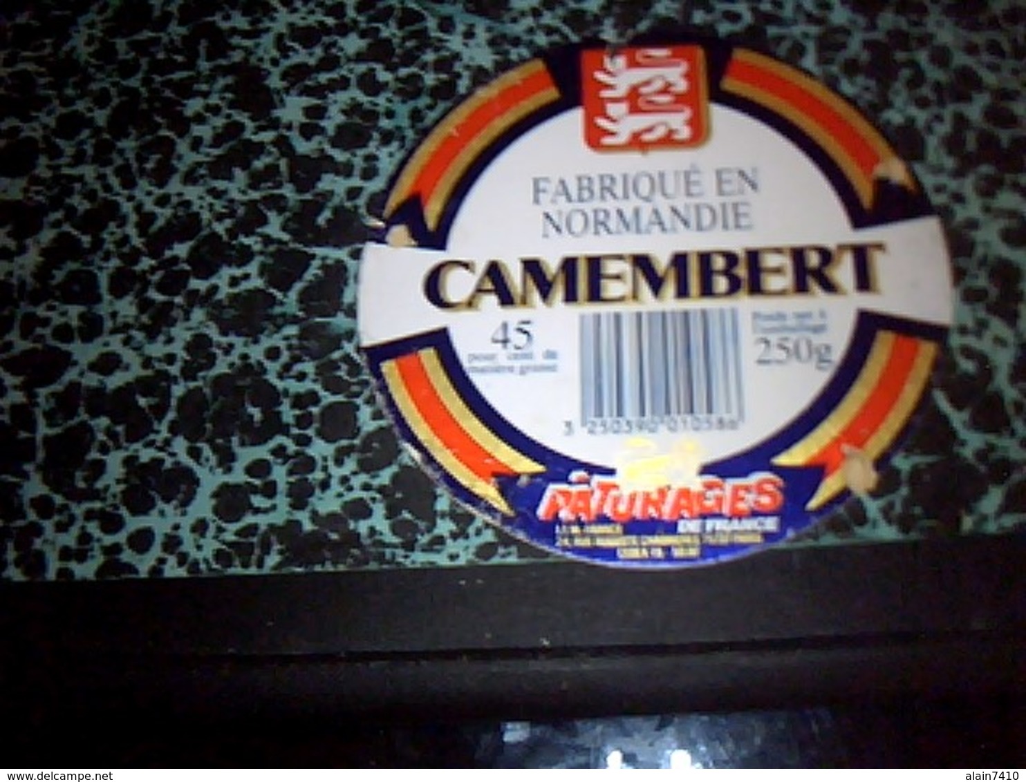 Etiquette  Anciennes De  Fromage " Camembert "  Pâturages De France Fabriqué  à Paris Par Laiterie  I.T.M. - Fromage