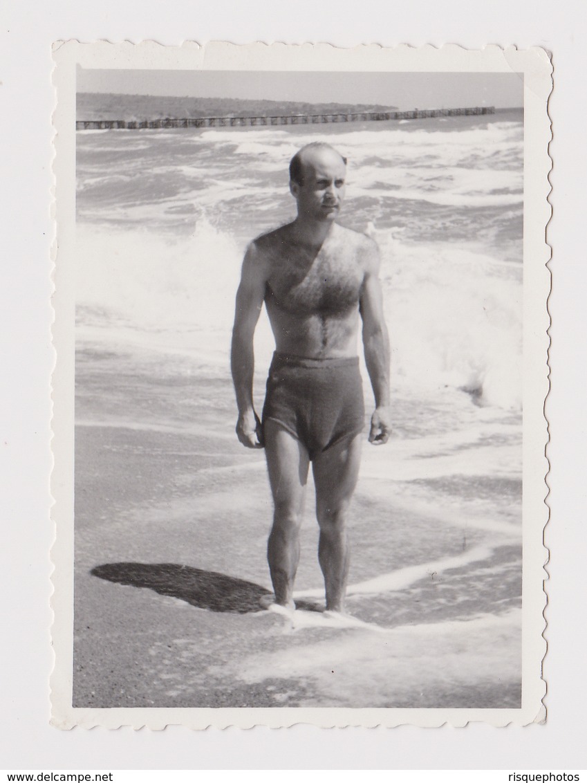 #55925 Vintage Orig Photo Good Looking Man Swimmer With Trunks Summer Beach Portrait - Personnes Anonymes