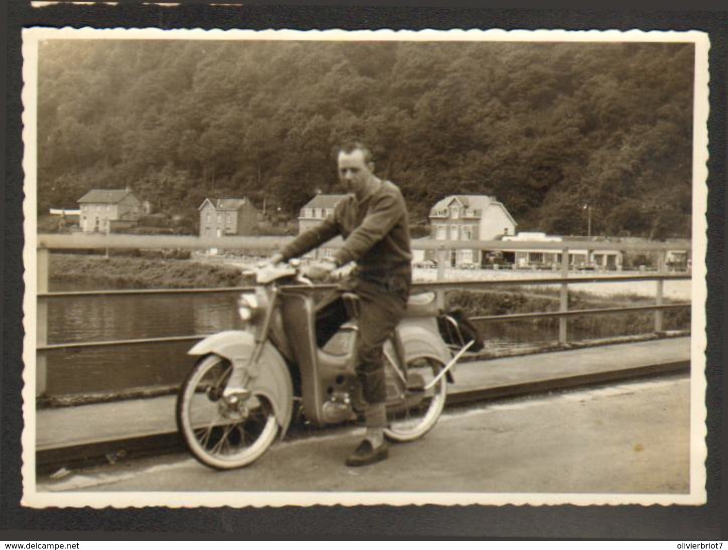 Belgique - Carte-Photo - Vallée De La Meuse - En Mobilette - Autres & Non Classés