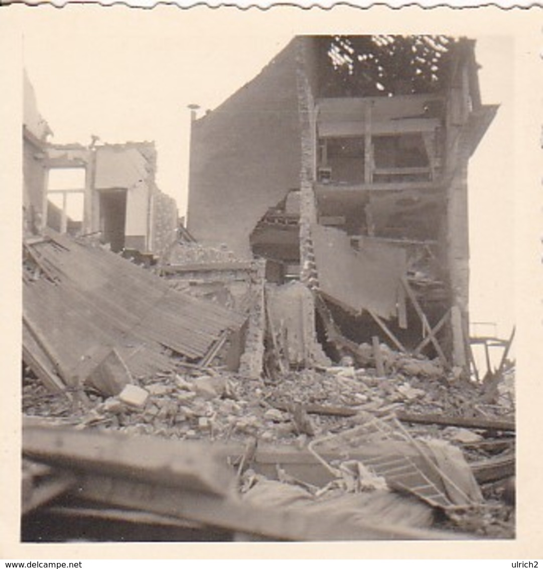 Foto Zerstörtes Haus - Ruine - 2. WK - 5,5*5,5cm  (42530) - Krieg, Militär