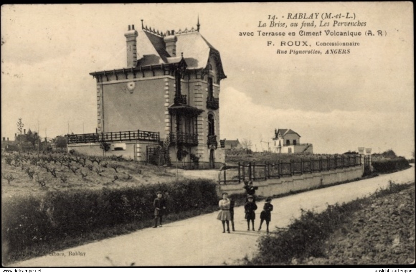 Cp Rablay Maine Et Loire, Les Pervenches Avec Terrasse En Ciment Volcanique - Autres & Non Classés