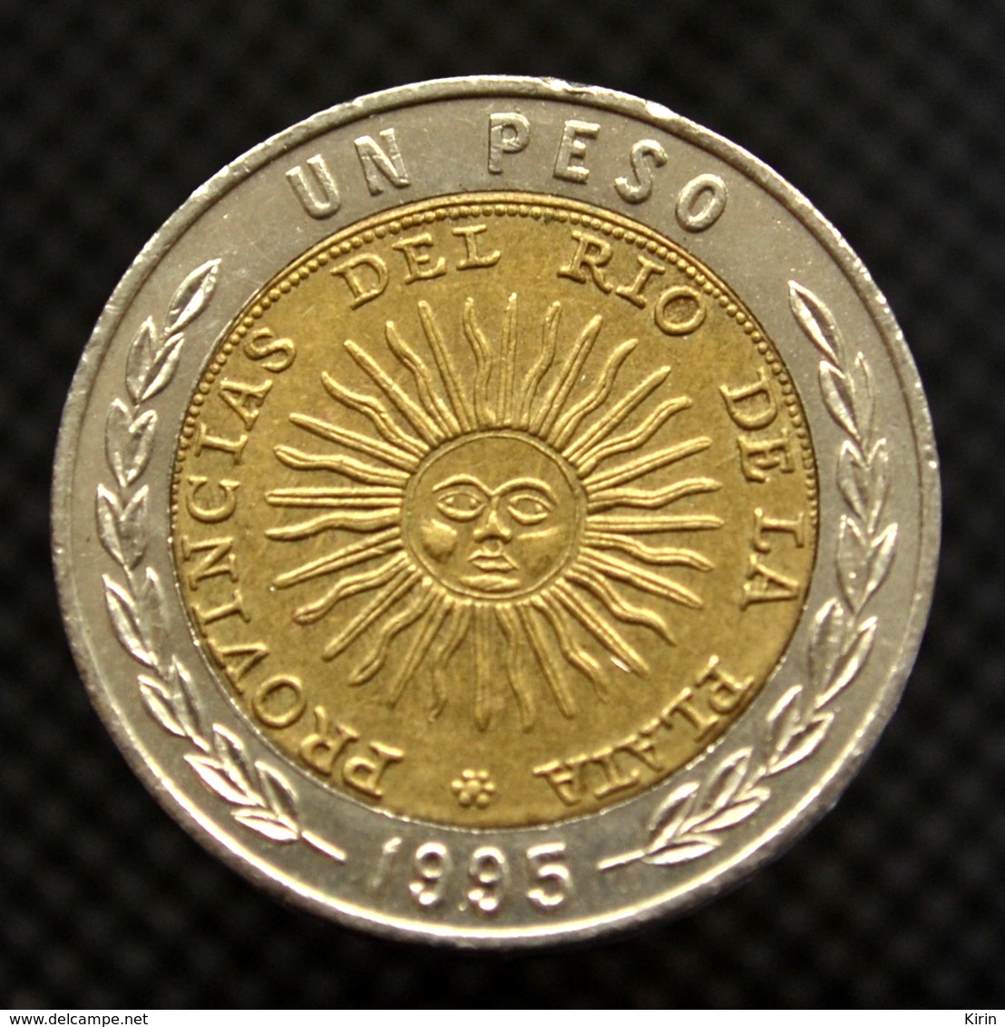 Argentina 1 Pesos. Km112.1. South American Coin. Bimetallic. Random Ages. - Argentina