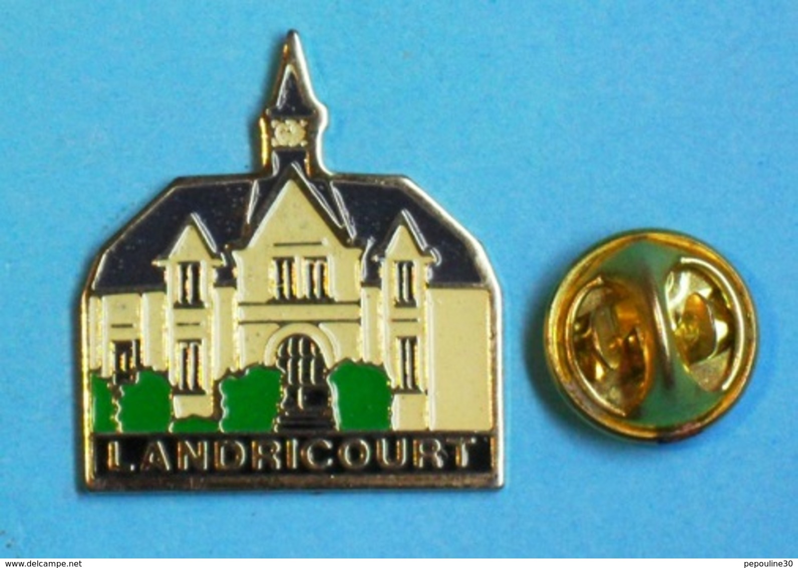 1 PIN'S  //   ** LANDRICOURT / L'AISNE ** - Villes