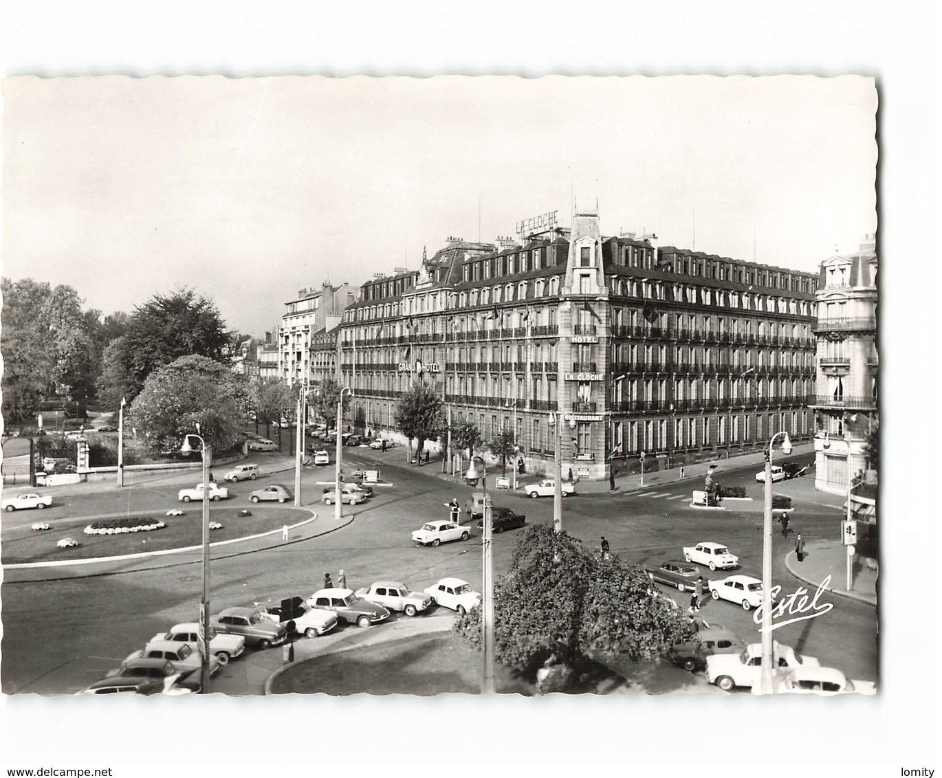 21 Dijon La Place Darcy Et Hotel De La Cloche Vieille Voiture Auto Citroen DS CPSM GF Edit Estel N°6626 Photo - Dijon