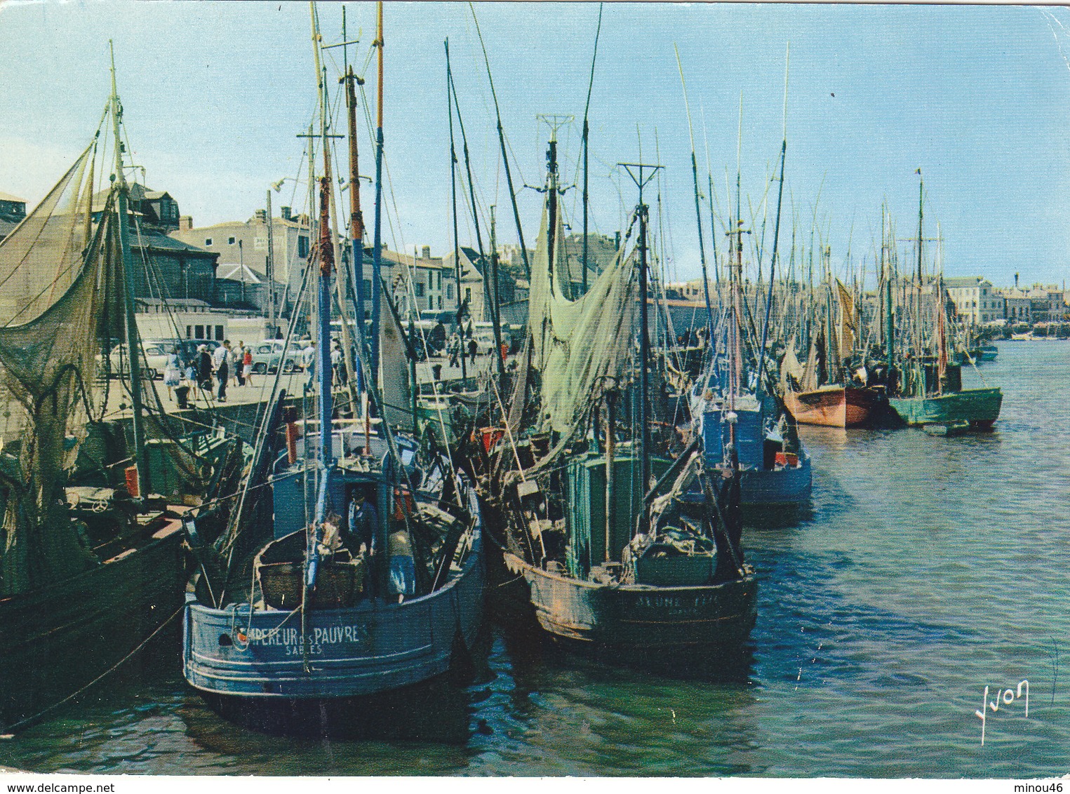 SABLES D OLONNE : CPSM G.F.DE 1961.LE PORT. CHALUTIER "EMPEREUR PAUVRE  "  PEU COURANTE.ETAT T. CORRECT - Sables D'Olonne