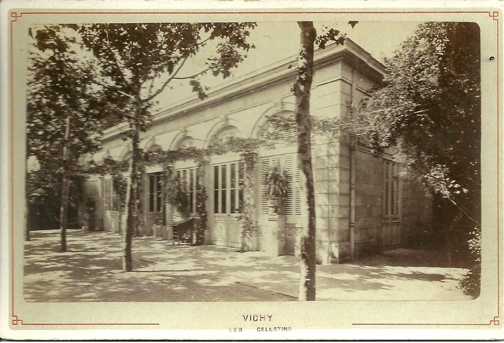 Photo Originale Collée Sur Carton - VICHY  - Les Célestins - Photo Mme CESAR Libraire - Vichy