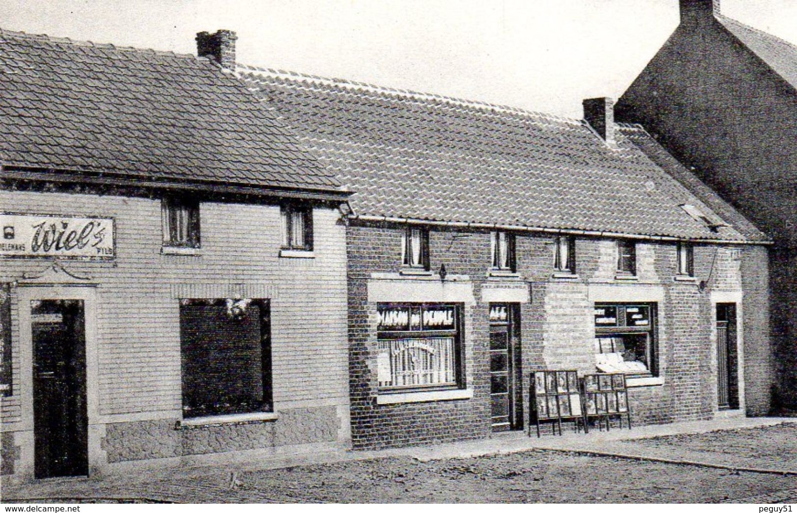 Bois De Lessines ( Lessines). Petit Bruxelles. Maison Du Peuple. Café. Bière  Wielemans- Wiel's  Pils. Rue D' Ollignies - Lessines