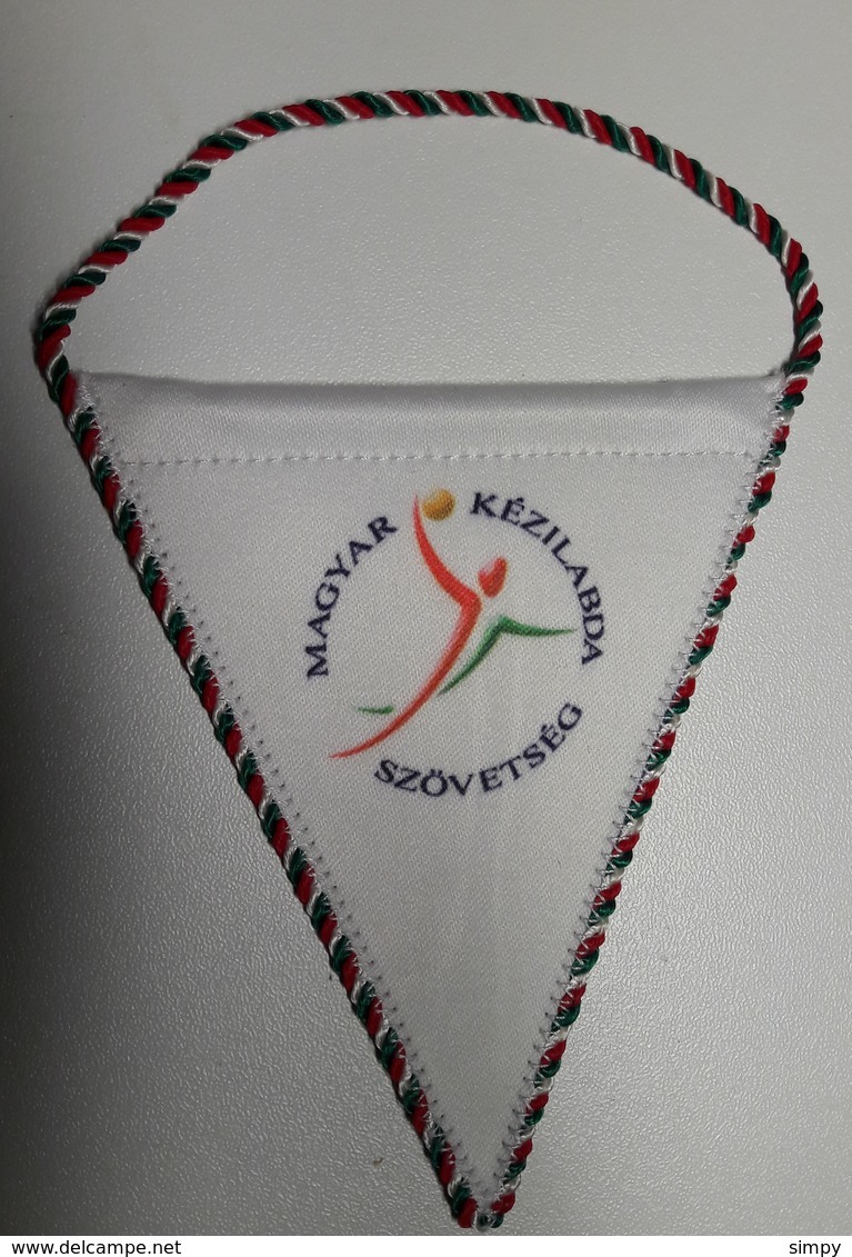 Pennant  Handball Federation Of HUNGARY 9.50 X 9.50 Cm - Palla A Mano