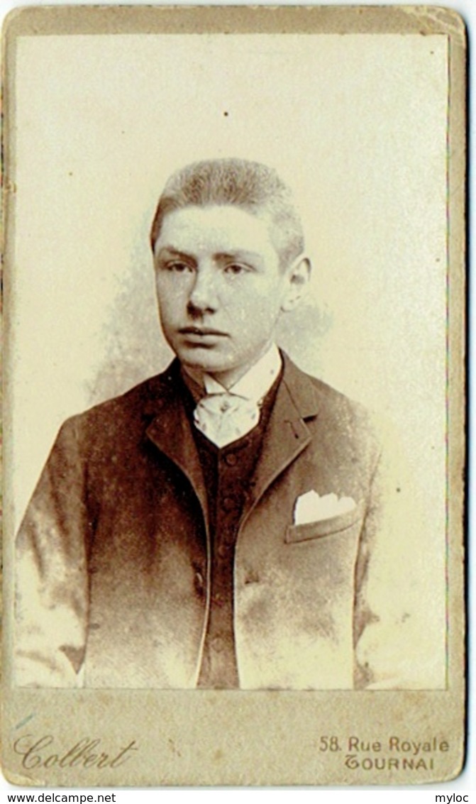 Photo CDV. Foto Colbert, Tournai. Jeune Homme Identifié. - Anciennes (Av. 1900)
