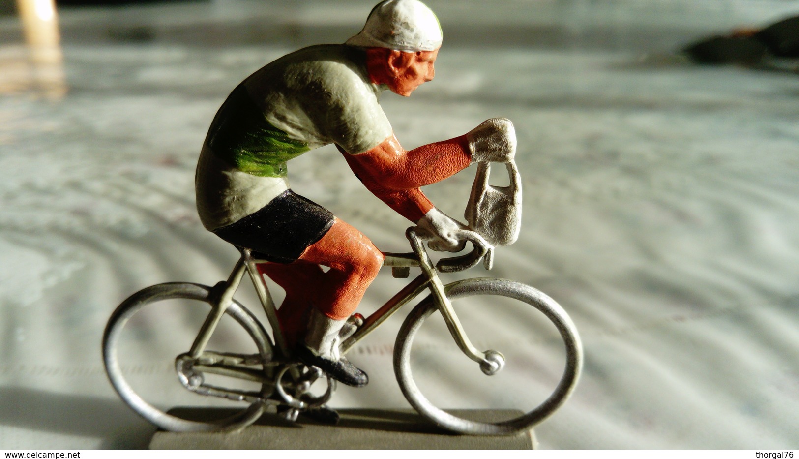 TOUR DE FRANCE D'AUTREFOIS ANCIENNES FIGURINES STARLUX DE CYCLISTES 1950